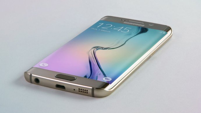 Samsung разрабатывает складывающийся смартфон с 2 дисплеями