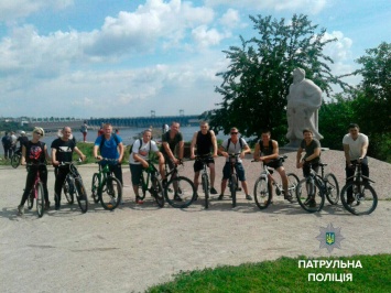 Запорожские полисмены победили в велопробеге (ФОТО)