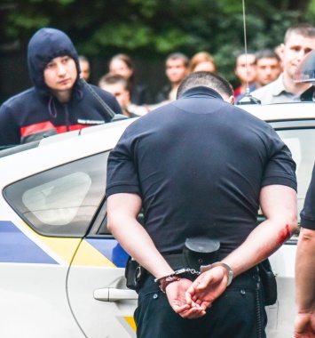 Двух патрульных в Одессе задержали со стрельбой и погонью