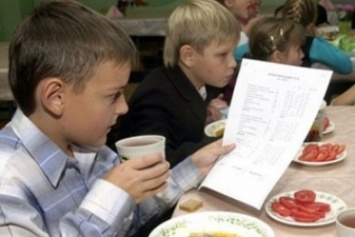 На школьном питании черниговские чиновники едва не прикарманили 2,7 миллиона гривен