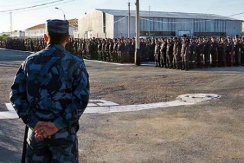 В Петровской колонии сотрудник "развел" заключенного на деньги