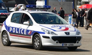 Российским болельщикам стало плохо в задержанном во Франции автобусе