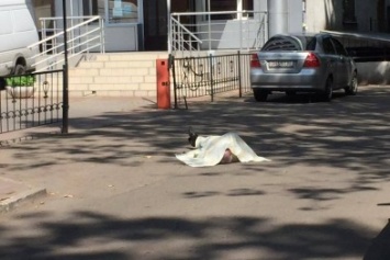 Житель Черноморска умер прямо на улице