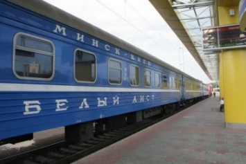 Под Харьковом пассажирский поезд отрезал женщине ноги
