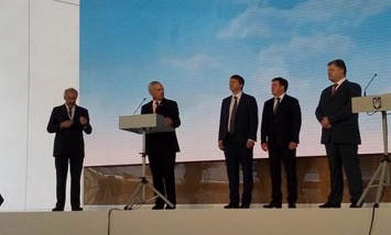 Президент Порошенко открывает новый терминал и завод Bunge в Николаевском порту