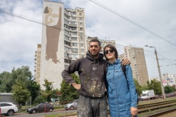 В Дарницком районе появился "греческий" мурал