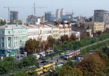 В Днепре перекроют движение на пр. Яворницкого в связи с матчем Украина - Северная Ирландия: как будут ездить троллейбусы