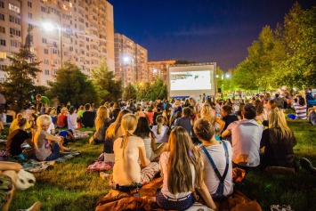 В Нижнекамске под открытым небом покажут фильм «Большая перемена»