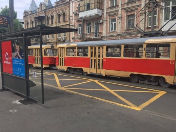 На Подоле появилась новая дорожная разметка