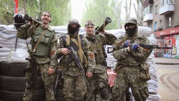 На Донбассе террористы воюют с заборами (ВИДЕО 18+)
