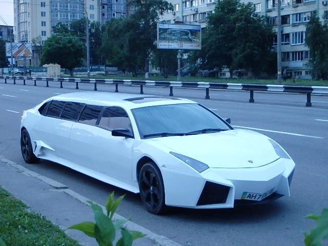 По Киеву ездит лимузин Lamborghini Reventon (ФОТО)