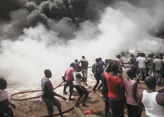 В Нигерии в результате ДТП с участием бензовоза погибли около 70 человек