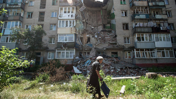 В Донецке ночью были слышны залпы тяжелых орудий, - сайт "мэрии"