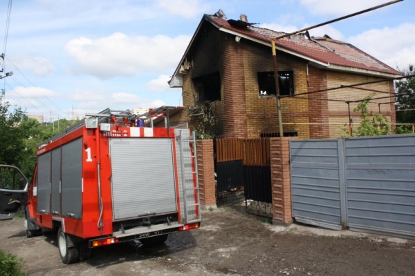 В Запорожье горел двухэтажный дом