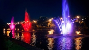 В конце лета на Русановке заработают еще 4 фонтана