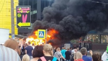 В Санкт- Петербурге взорвалась и загорелась маршрутка с пассажирами