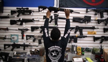 Голосование по ограничению продажи оружия в США снова провалилось