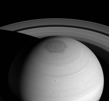 Сатурн в деталях: как много вы знаете о самой фотогеничной планете Солнечной системы