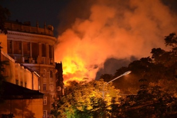 Ночью на Яворницкого был сильный пожар