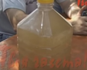 Бунт под Алуштой: люди отказываются пить коричневую воду (ВИДЕО)