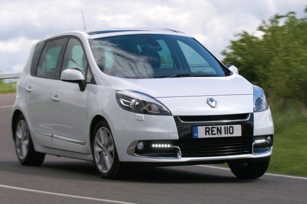 Автомобильный рынок России покинули две модели Renault
