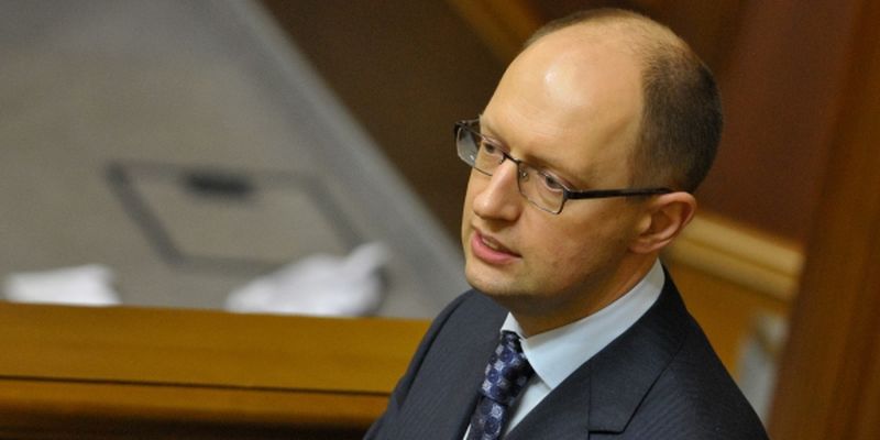 Яценюк обещает снять все вопросы по тарифам через неделю