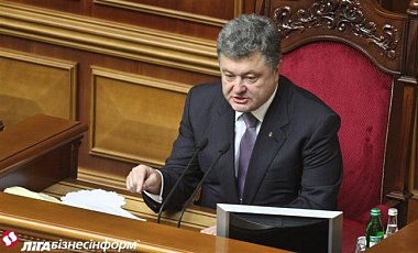 Порошенко отрицает сговор с Фирташем во время президентских выборов