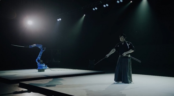 Японцы создали робота, искусно владеющего катаной