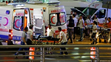 В Турции расследуют теракт в аэропорту Стамбула