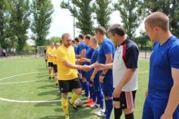 Команда Бахмутского отдела полиции в День Конституции Украины победила в турнире по мини-футболу