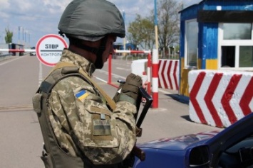 С начала года на админгранице с АР Крым пограничники обнаружили 36 поддельных паспортов