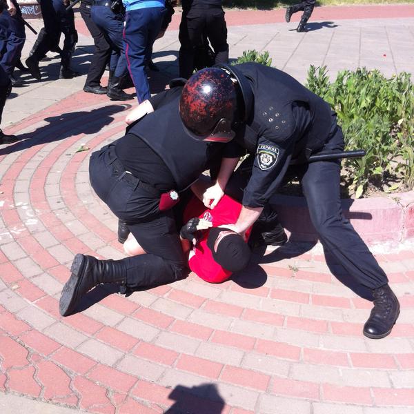 Количество милиционеров, пострадавших во время ЛГБТ-марша в Киеве, возросло до 9 человек