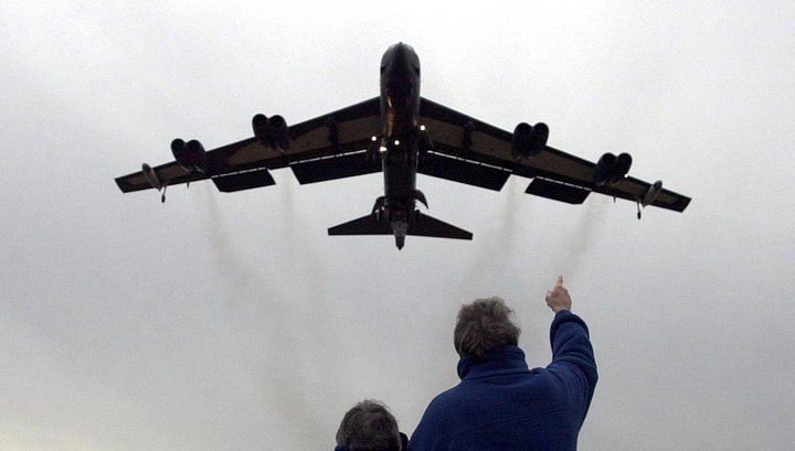 Ядерные бомбардировщики B-52 США начнут полеты у западных границ РФ