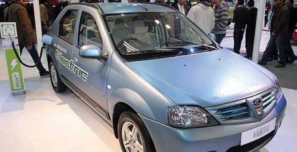 Renault представила в Индии электромобиль в версии Logan
