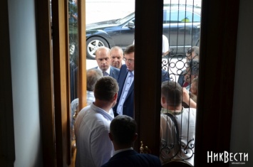 «Прав на назначение прокурора у вас нет» - Луценко ответил активистам