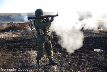 Боевики за сутки 48 раз обстреляли позиции сил АТО - штаб