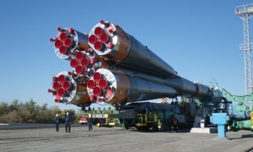 Ракету-носитель «Союз-ФГ» установили на центральную площадку Байконур