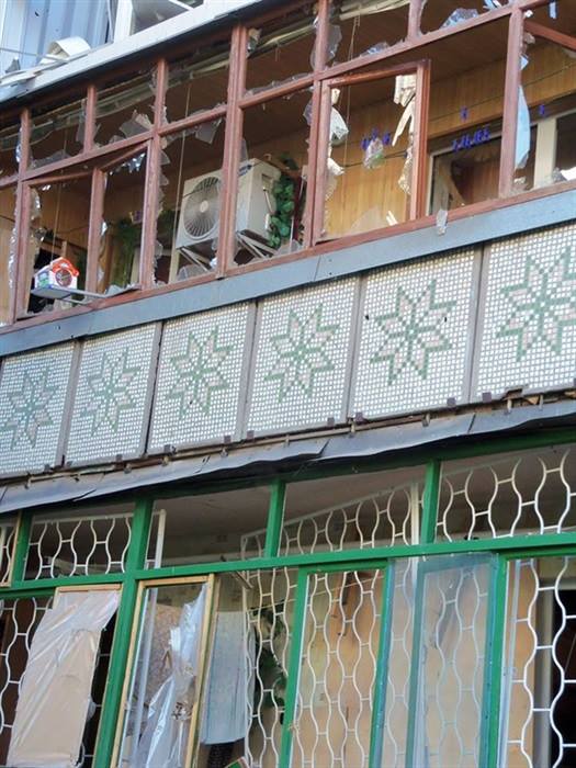 Огонь в Донецке: раненые мирные жители и разрушенные здания