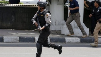 В Индонезии смертник подорвал полицейский участок, есть раненый