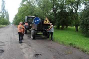 В Добропольском районе продолжают ремонт дорог