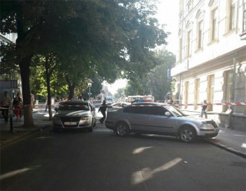 В Кировоградской обл. водитель иномарки совершил наезд на девушку-полицейского