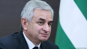 В Абхазии пройдет референдум об отставке президента