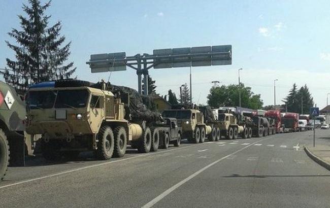 СМИ: в Венгрии возле границы с Украиной замечена колонна военной техники