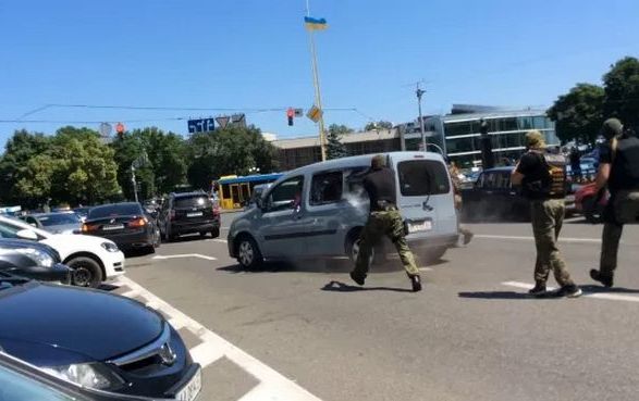 Стрельба в центре Киева: сотрудники МВД задерживали преступников