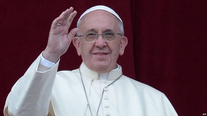 Папа римский Франциск призвал российского президента Владимира Путина способствовать миру в Украине