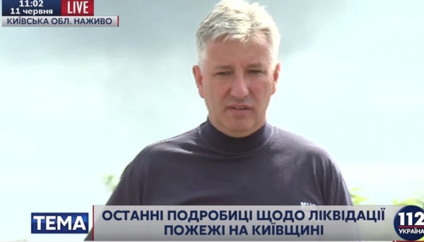 ГосЧС: Спасатели контролируют уже половину территории горящей нефтебазы под Киевом