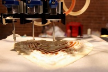 Робот 3D-принтер готовит пиццу ровно пять минут!