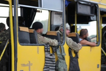 Денег не дают, автобусы забрали для АТО - депутат о школах
