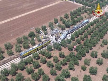 Столкновение поездов в Италии: Выросло число жертв аварии