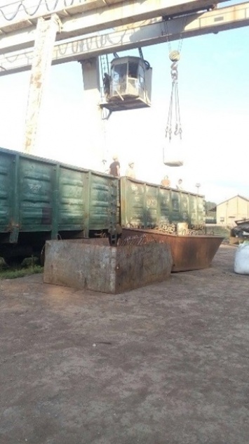 Два вагона циркония под видом песка отправили в ДНР. Металл используют при производстве реактивных снарядов